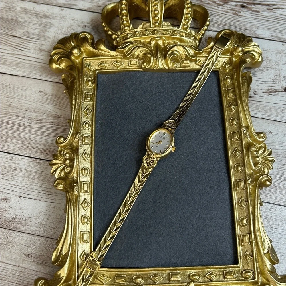 Vintage Sarah Coventry Supreme watch